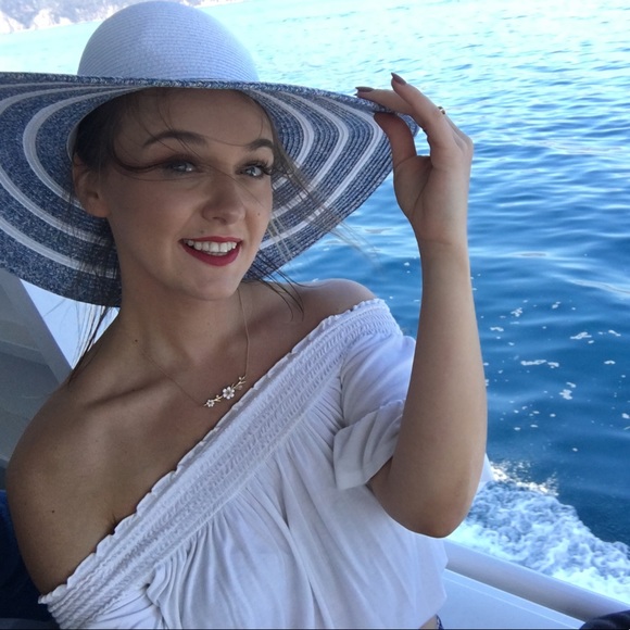 Meet your Posher, Katie - Picture 4 of 8